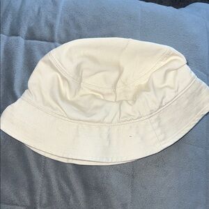 UNIQLO White Bucket Hat